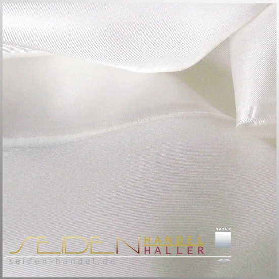 Naturweisser Seidenstoff aus Twill