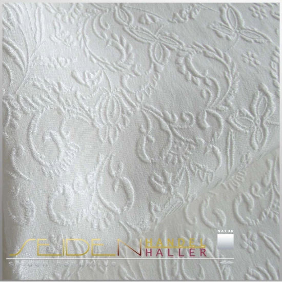 Naturweisse Seidenstoffe mit Webstruktur