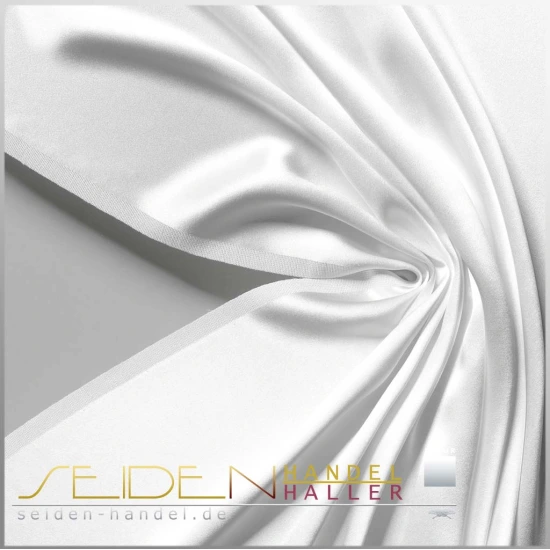 Naturweisser Seidenstoff zur Färbung